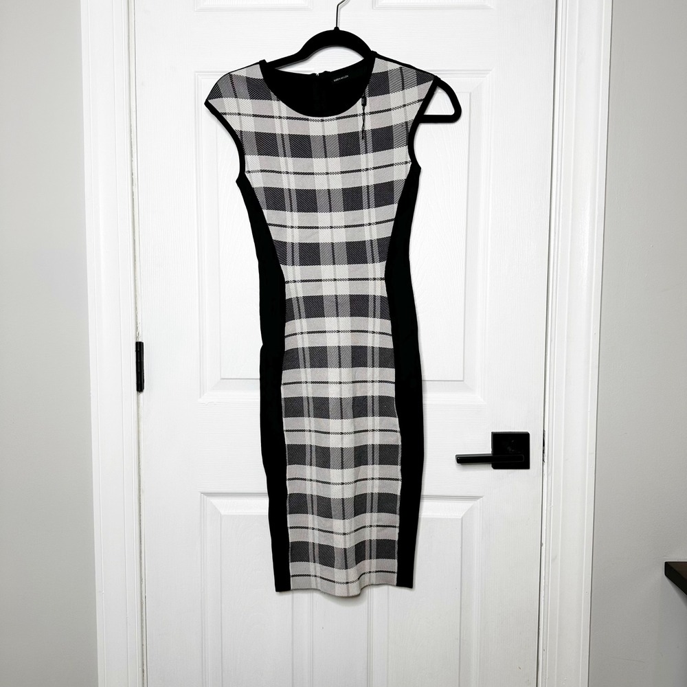 Karen Millen Plaid Sheath Dress Black White Cap Sleeve Zipper Midi Size 1 XS